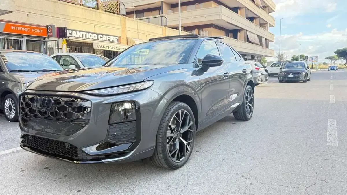 Nuova Audi Q3 S-Line 150 CV (110 kW) 2026 Grigio SUV