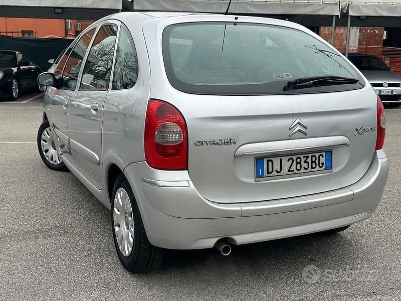 Usata Citroën Xsara Picasso 108 CV (79 kW) 2007 Grigio Monovolume