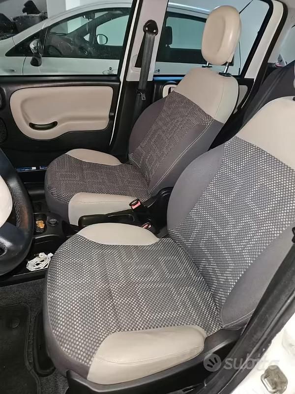 Usata Fiat Panda 4x4 S 75 CV (55 kW) 2015 Bianco Utilitaria