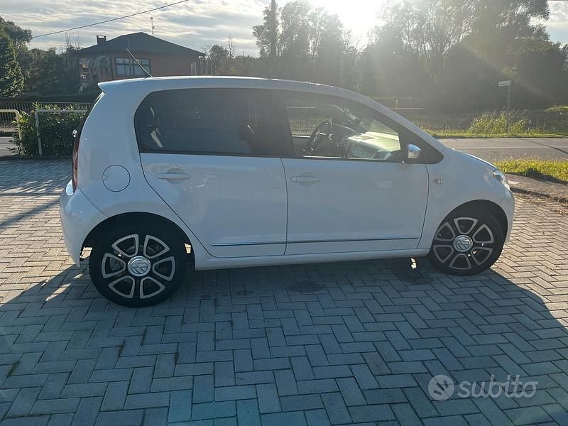 Usata VW up! Highline 75 CV (55 kW) 2013 Bianco Utilitaria