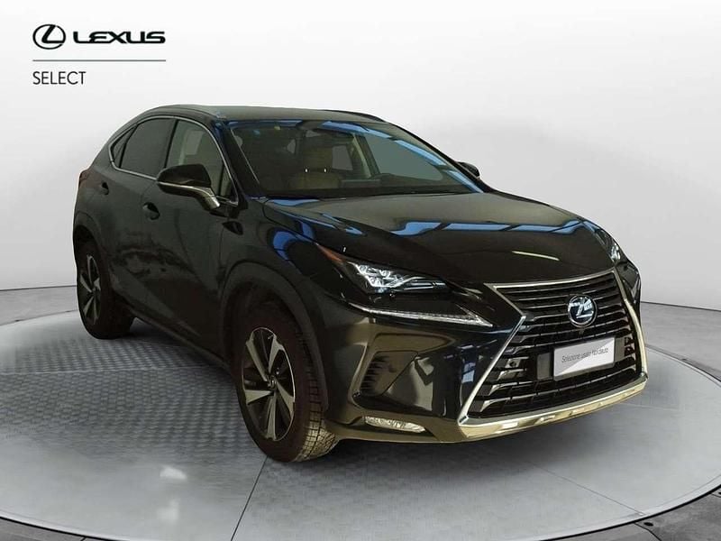 Usata Lexus NX300h Luxury Line 197 CV (144 kW) 2019 Nero SUV