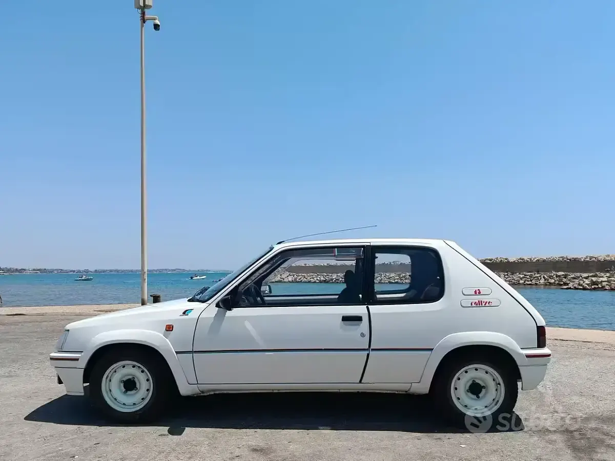 Usata Peugeot 205 101 CV (74 kW) 1990 Bianco Berlina
