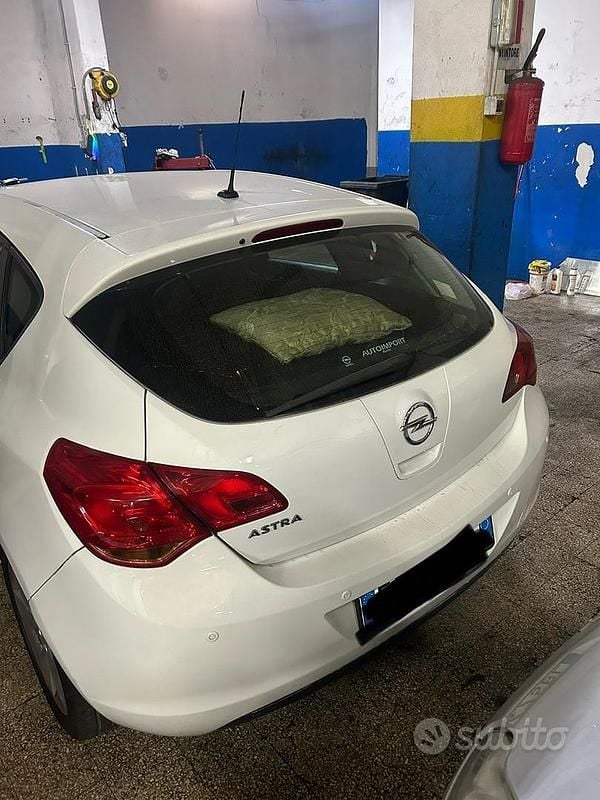 Usata Opel Astra 2012 Bianco Berlina