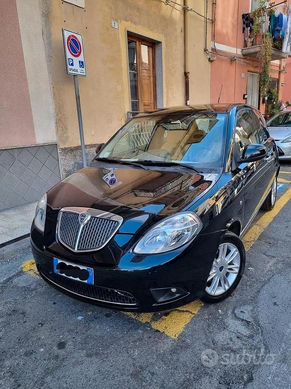 Usata Lancia Ypsilon 75 CV (55 kW) 2010 Nero Utilitaria