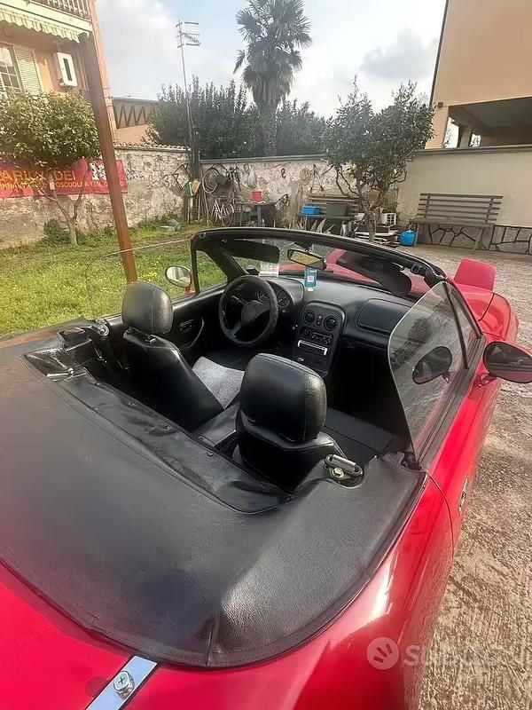 Usata Mazda MX5 90 CV (66 kW) 1995 Rosso Cabrio