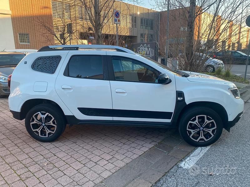 Usata Dacia Duster Anniversary 101 CV (74 kW) 2021 Bianco SUV