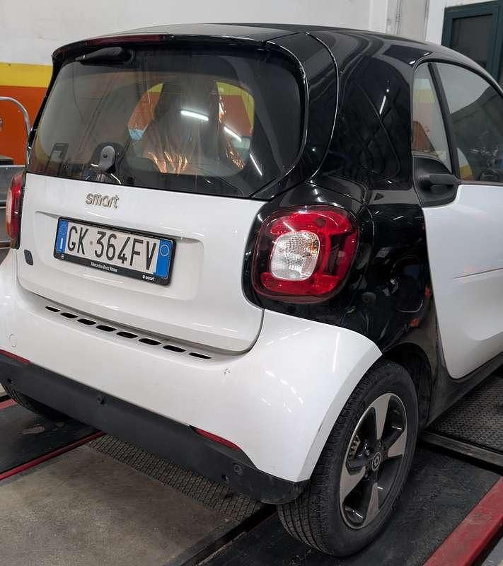 Usata 2022 Smart ForTwo Electric Drive Passion Due volumi | 10.900 € (Ottimo prezzo) - Immagine 1/3