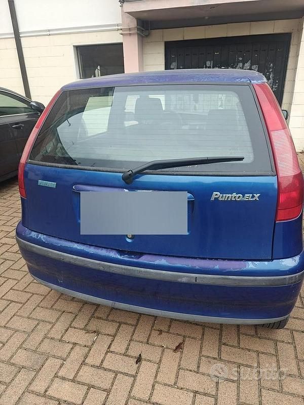 Usata Fiat Punto 86 CV (63 kW) 1999 Blu Berlina