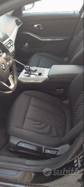 Usata BMW 318 98 CV (72 kW) 2019 Nero Berlina