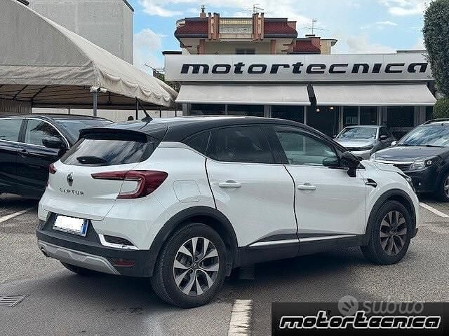 Usata Renault Captur Intens 95 CV (69 kW) 2021 Bianco SUV