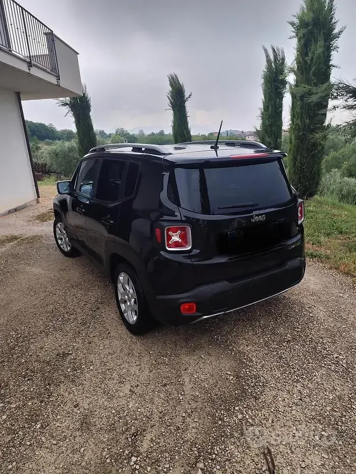 Usata Jeep Renegade Limited 120 CV (88 kW) 2017 Nero SUV