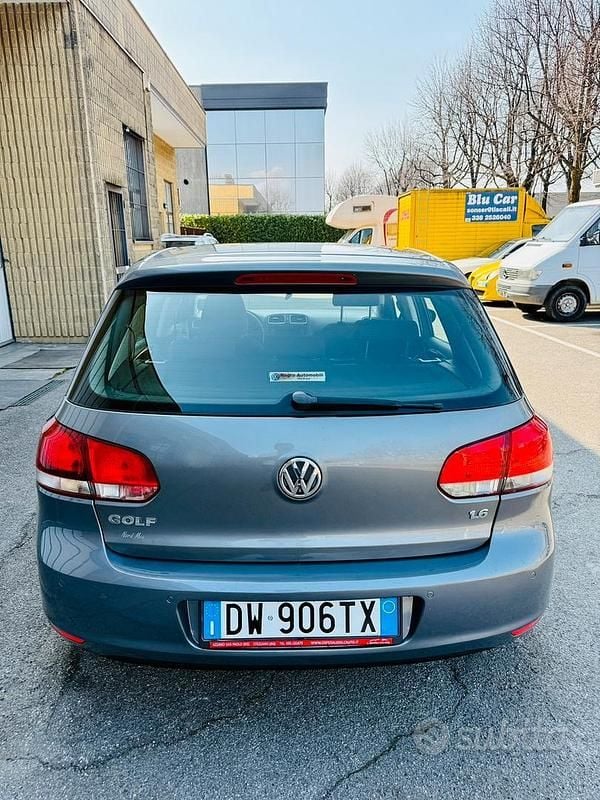Usata VW Golf VI Comfortline 102 CV (75 kW) 2009 Grigio Utilitaria