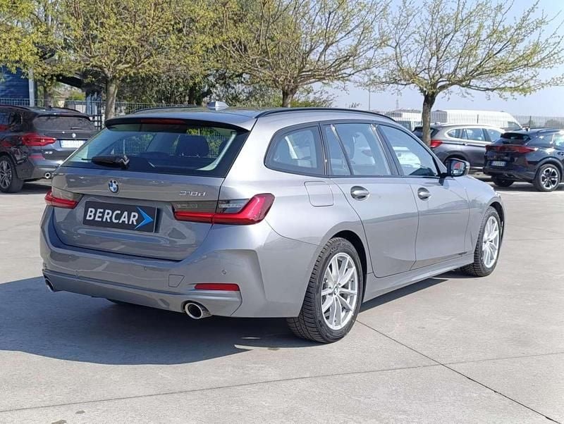 Usata BMW 318 Shadowline 150 CV (110 kW) 2023 Grigio Station wagon