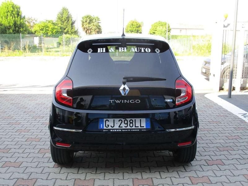 Usata Renault Twingo Urban 30 kW (42 CV) 2022 Nero nacrè Utilitaria