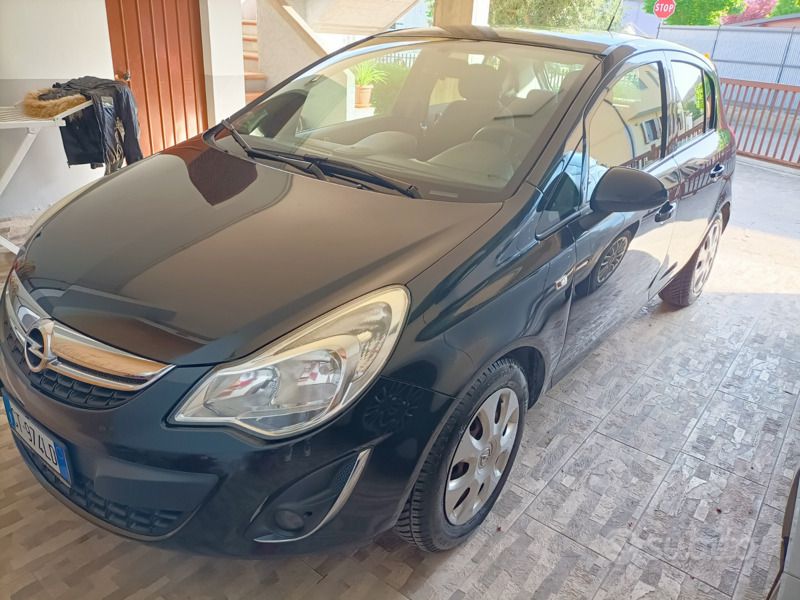 Usata Opel Corsa 85 CV (62 kW) 2013 Nero Utilitaria