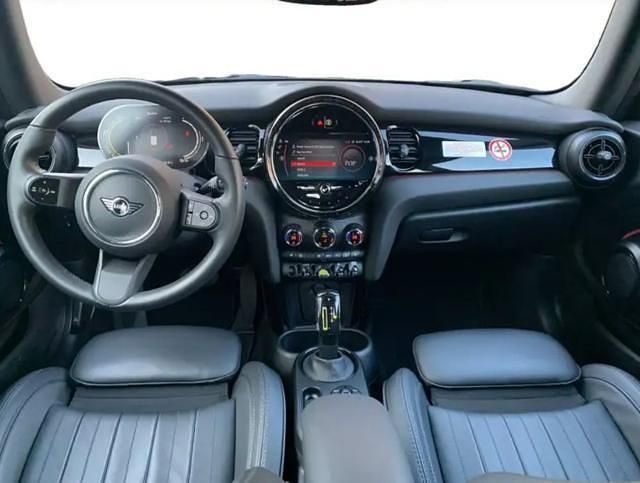 Usata Mini Cooper SE 160 kW (218 CV) 2021 Argento Utilitaria