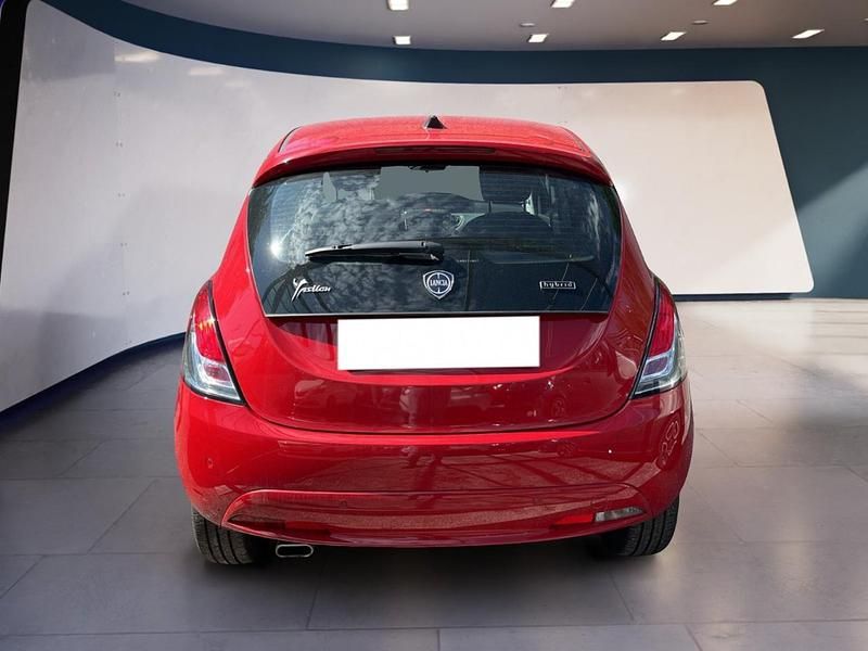 Usata Lancia Ypsilon Gold 70 CV (51 kW) 2021 Rosso Utilitaria