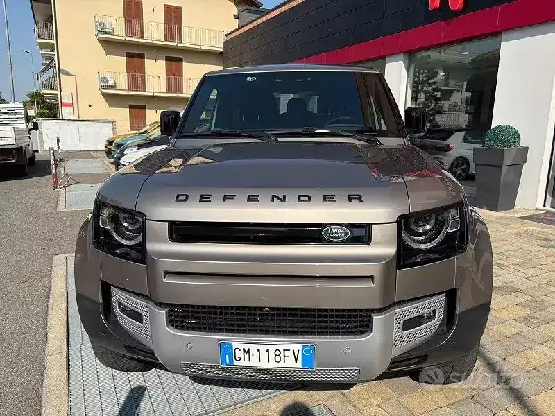 Usata Land Rover Defender SE 200 CV (147 kW) 2023 Other SUV