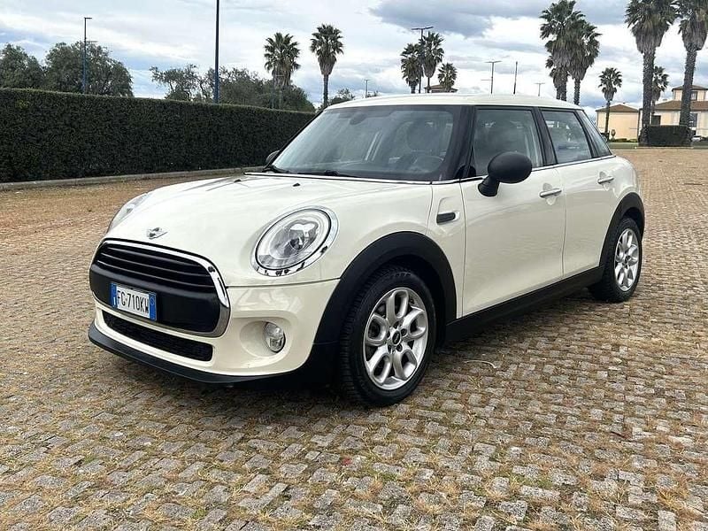 Usata Mini One D Hype 95 CV (69 kW) 2017 Beige Utilitaria
