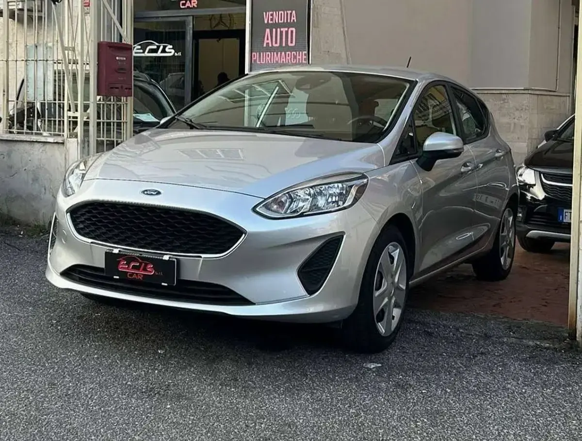 Usata Ford Fiesta 86 CV (63 kW) 2018 Grigio Utilitaria