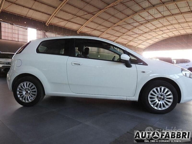 Usata Fiat Punto Evo Dynamic 77 CV (56 kW) 2009 Bianco(met.) Utilitaria