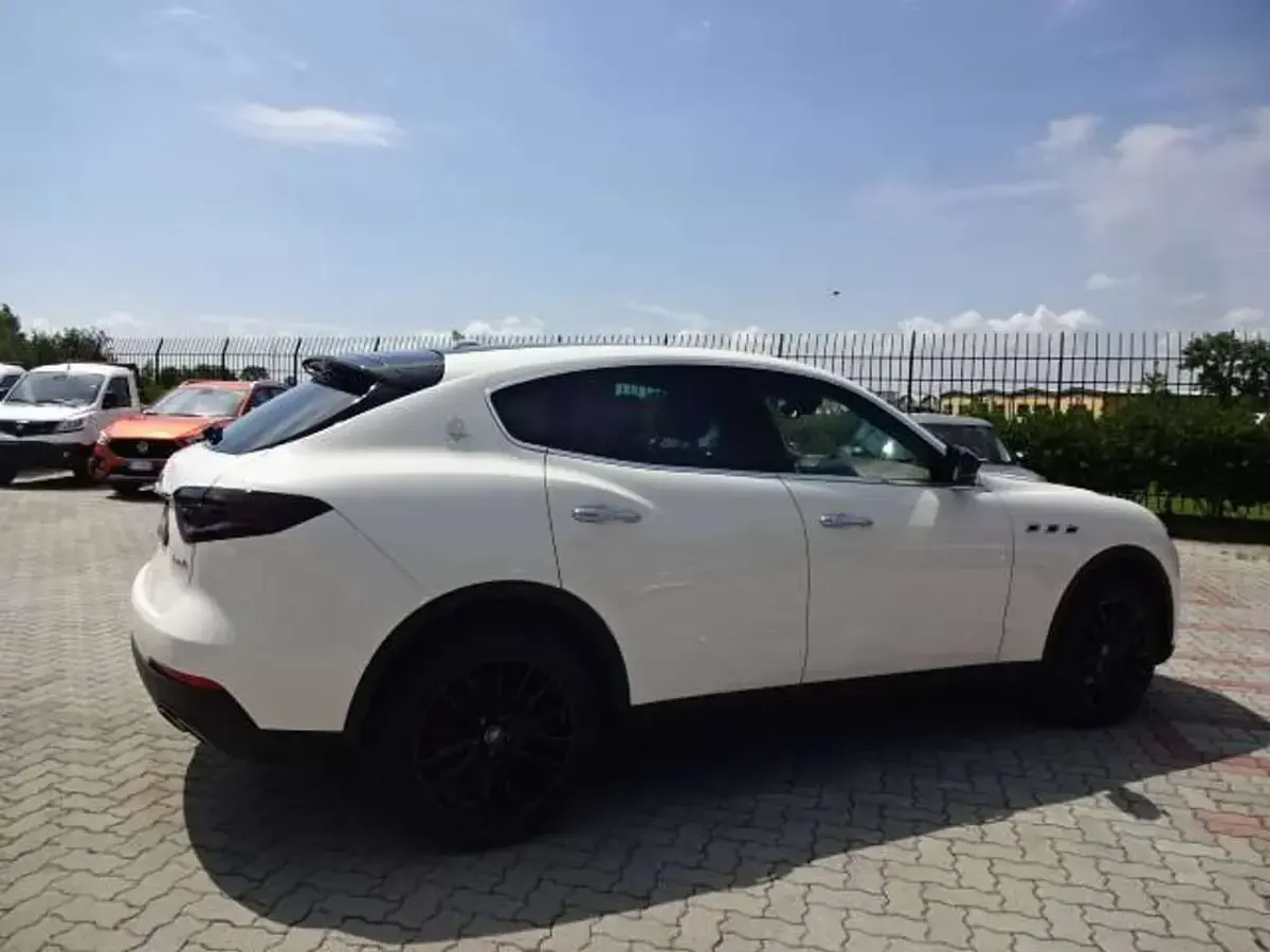 Usata Maserati Levante 349 CV (256 kW) 2018 Bianco SUV