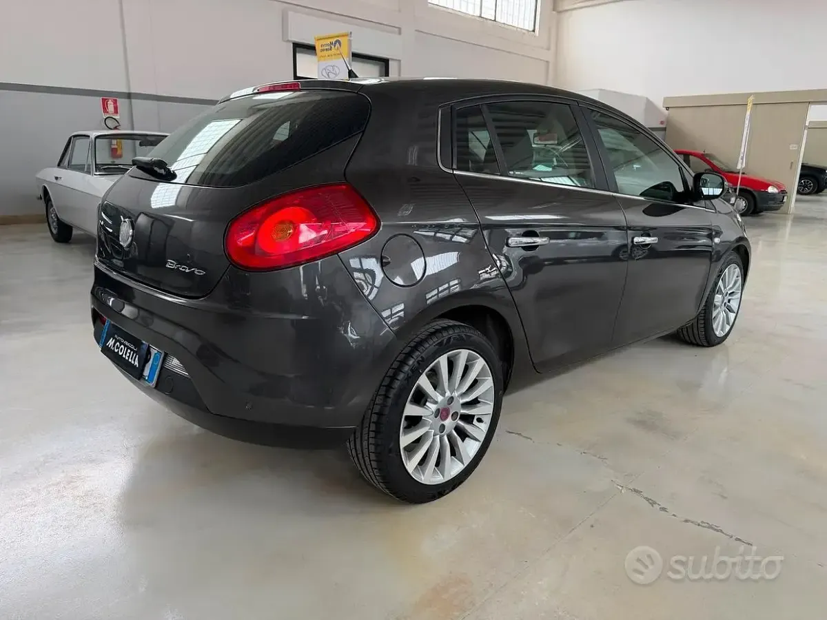 Usata Fiat Bravo Emotion 120 CV (88 kW) 2010 Grigio Utilitaria