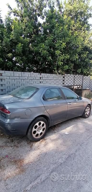 Usata Alfa Romeo 156 120 CV (88 kW) 2002 Grigio Berlina