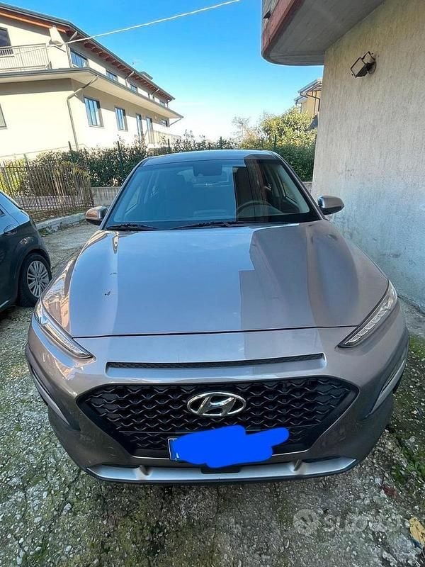 Usata Hyundai Kona 120 CV (88 kW) 2018 Grigio SUV