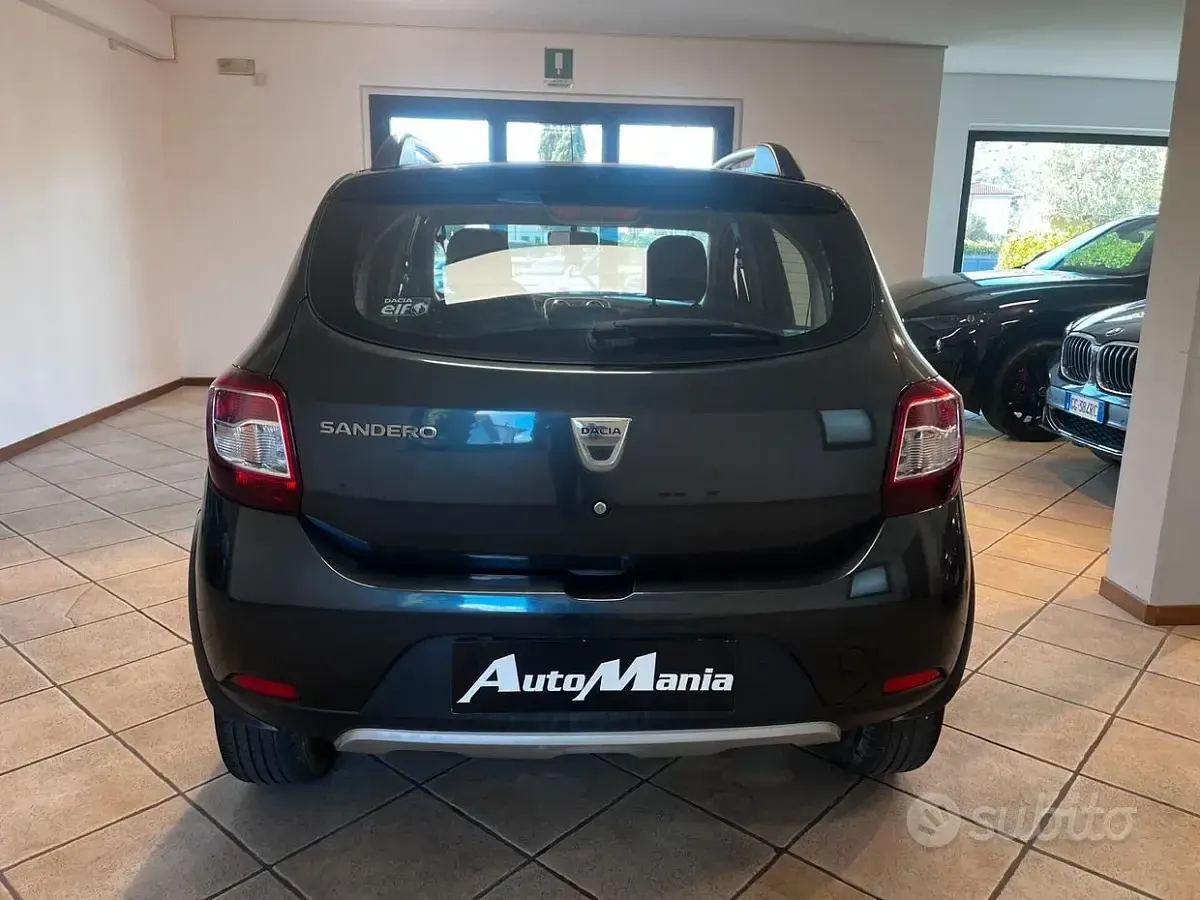 Usata Dacia Sandero Stepway 90 CV (66 kW) 2016 Grigio SUV