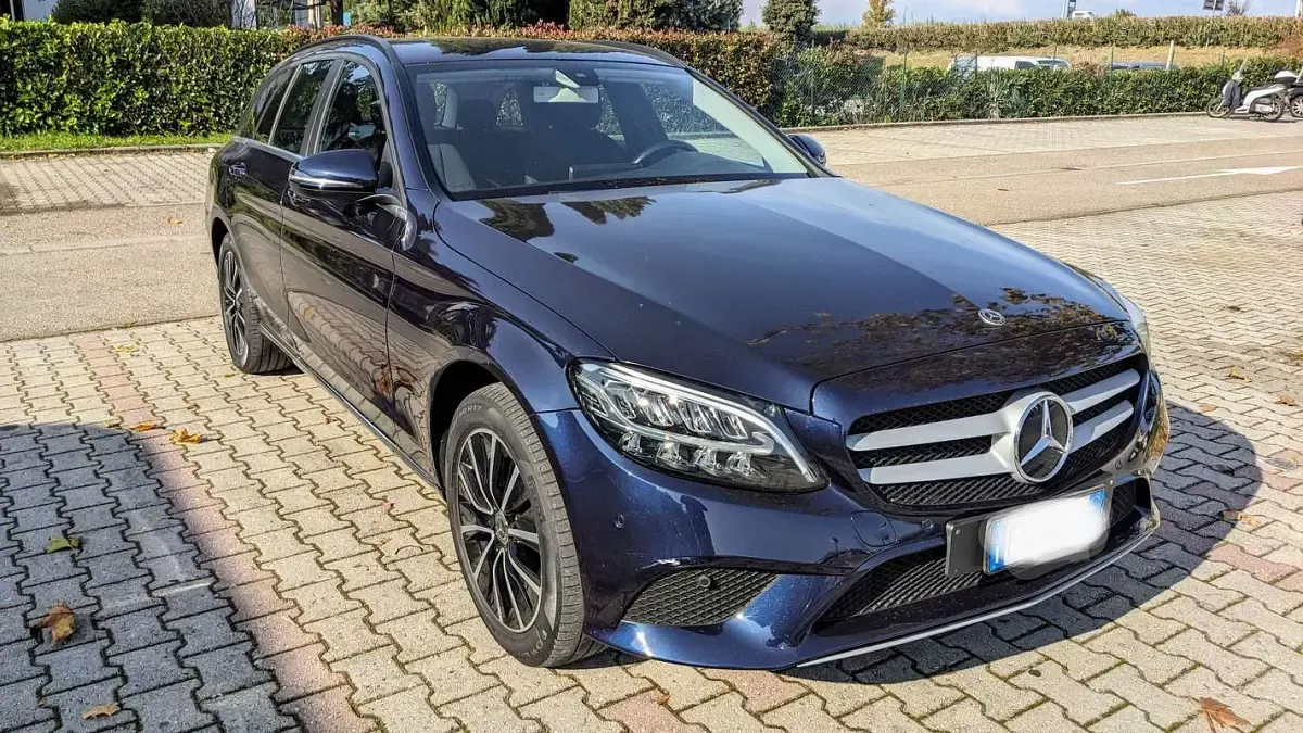 Begagnad Mercedes C180 Business 122 HK (89 kW) 2019 Blå Kombi