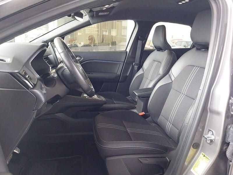 Usata Renault Captur Engineered 143 CV (105 kW) 2023 Grigio SUV