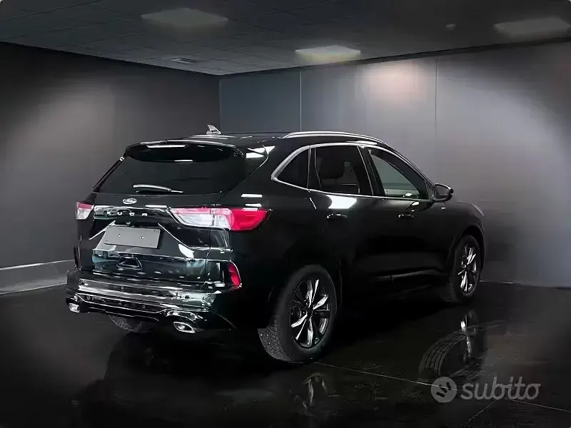 Usata Ford Kuga ST-Line 120 CV (88 kW) 2024 Nero SUV
