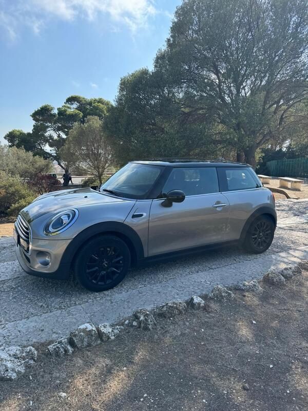 Usata Mini Cooper D 116 CV (85 kW) 2019 Beige Utilitaria