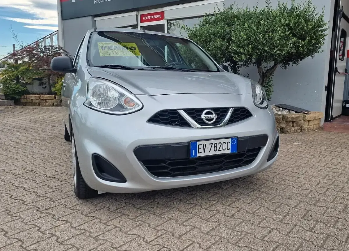 Usata Nissan Micra Tekna 80 CV (58 kW) 2014 Argento Utilitaria
