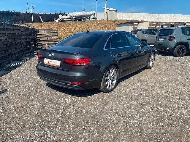 Usata Audi A4 Business 190 CV (139 kW) 2016 Grigio Berlina