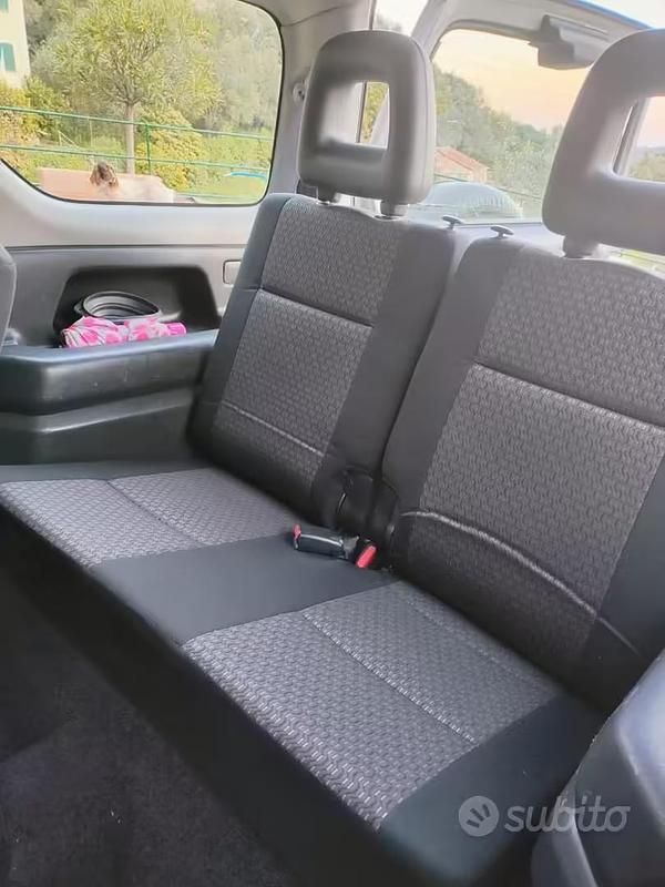 Second-hand Suzuki Jimny 86 CP (63 kW) 2012 Gri SUV