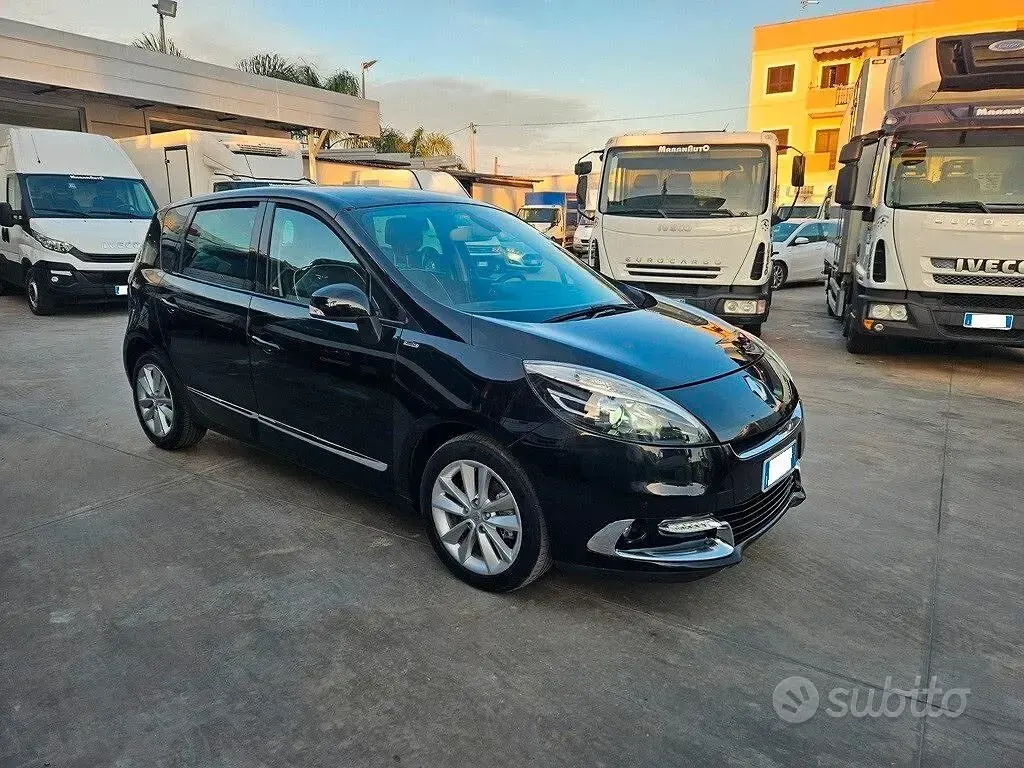 Usata Renault Scénic Luxe 110 CV (80 kW) 2012 Nero Monovolume