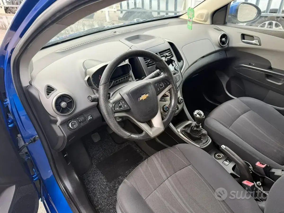 Usata Chevrolet Aveo 86 CV (63 kW) 2011 Bluazzurro Berlina