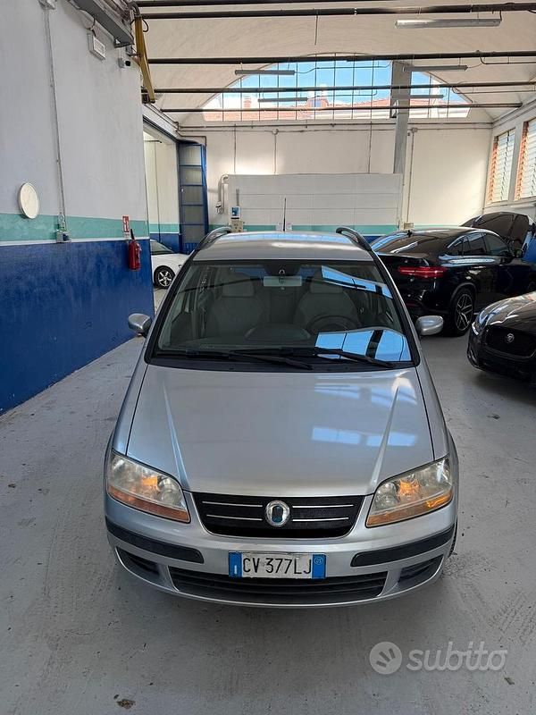 Occasion Fiat Idea Dynamic 101 ch (74 kW) 2005 Gris Monospace