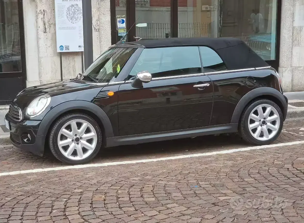 Usata Mini Cooper Cabriolet 2010 Nero Cabrio