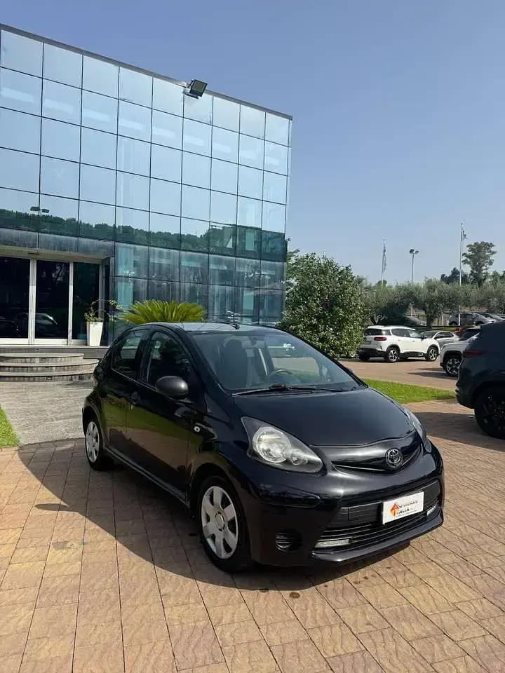 Usata Toyota Aygo Connect Style 68 CV (50 kW) 2013 Nero metallizzato Utilitaria