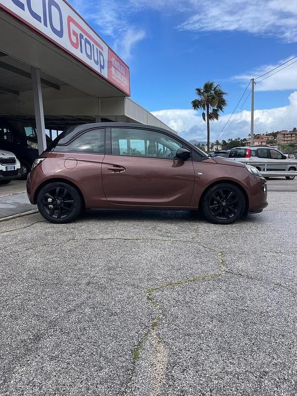 Usata Opel Adam Rocks Rocks 70 CV (51 kW) 2016 Marrone Utilitaria
