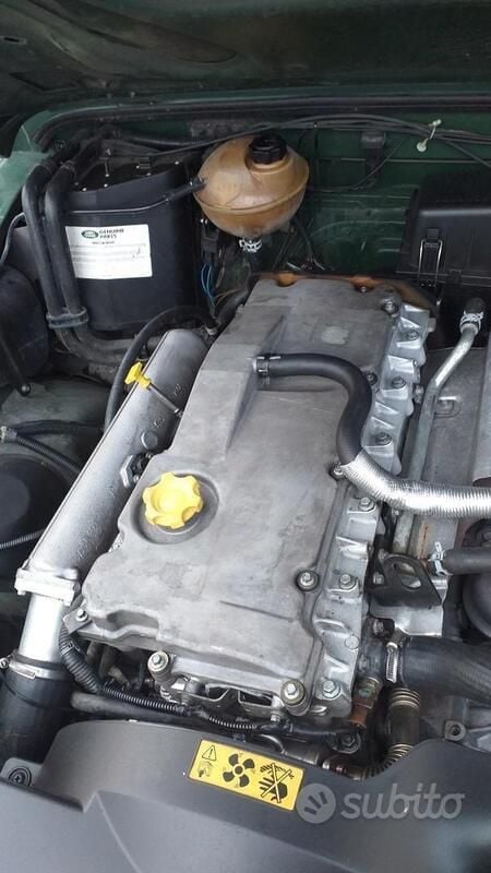 Usado Land Rover Defender 122 HP (89 kW) 2002 Verde SUV