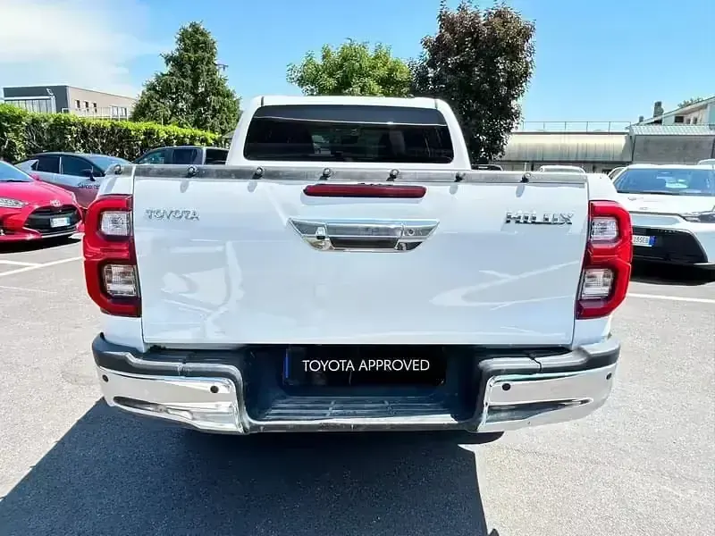 Usata Toyota HiLux Executive 149 CV (109 kW) 2021 Bianco Pick-up
