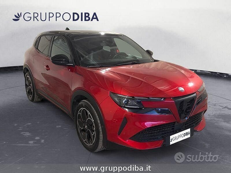 Usata Alfa Romeo Junior Edizione Speciale 114 kW (156 CV) 2024 Rosso SUV