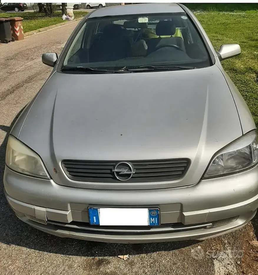 Usata Opel Astra 101 CV (74 kW) 2009 Grigio Berlina