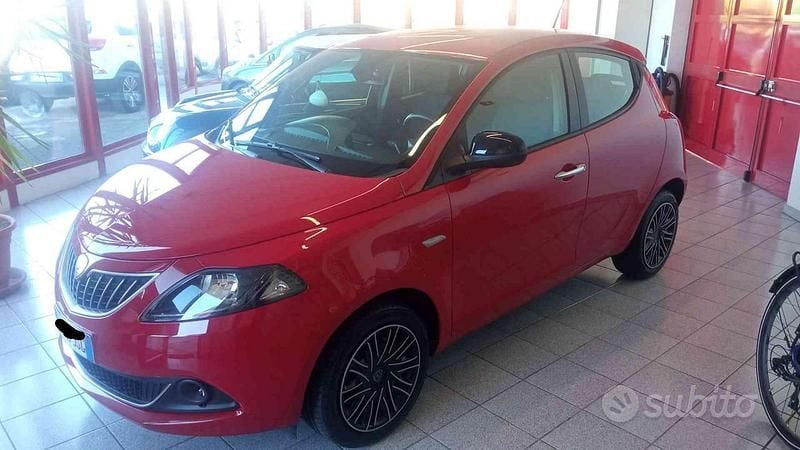 Usata Lancia Ypsilon S 69 CV (50 kW) 2023 Rosso Utilitaria