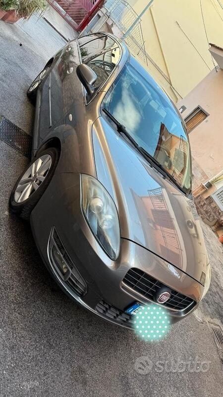 Marrone Usata 2011 Fiat Croma Emotion Station wagon | 1100 € (Super prezzo) - Immagine 1/4