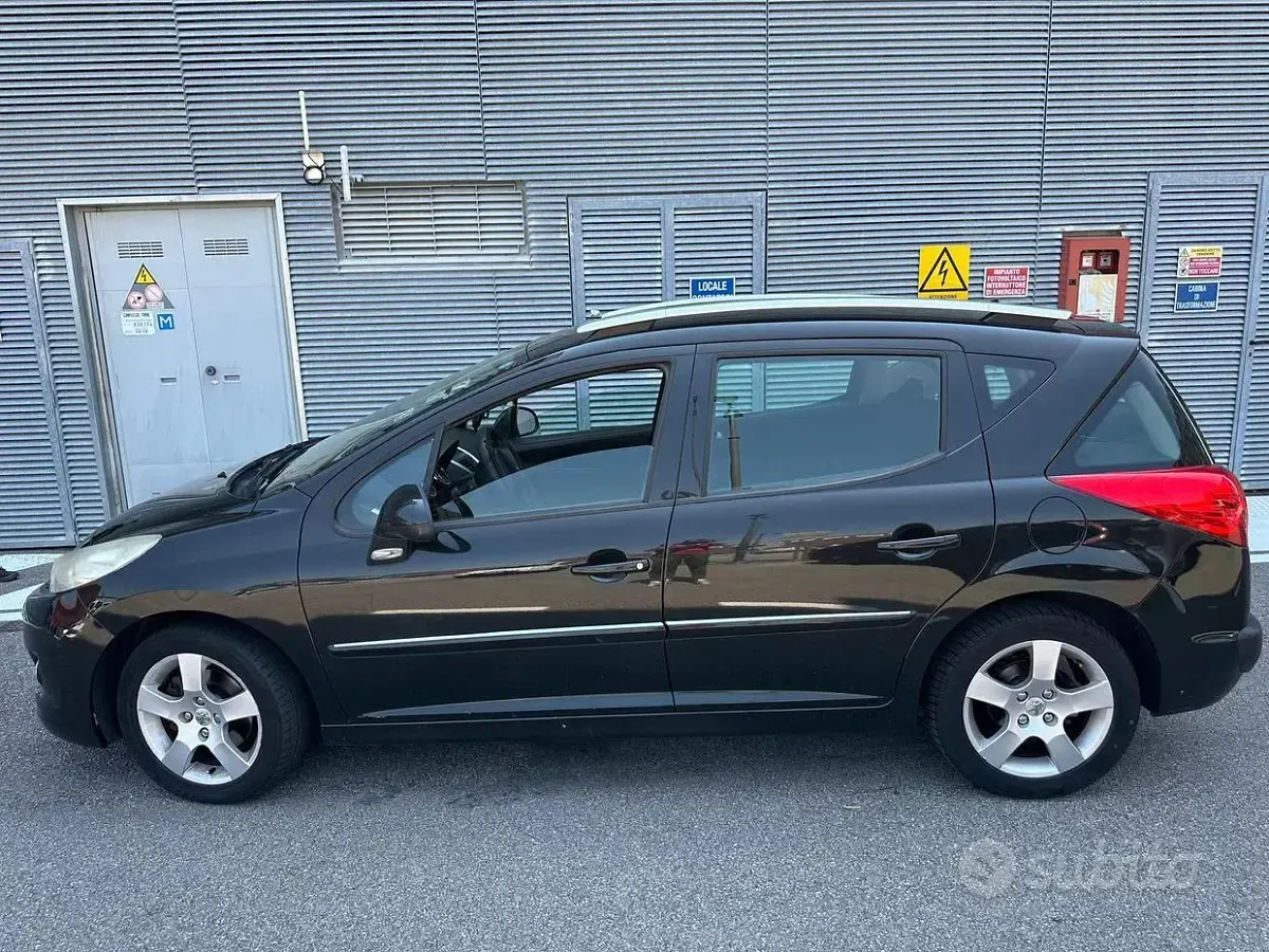 Usata Peugeot 207 92 CV (67 kW) 2013 Nero Station wagon